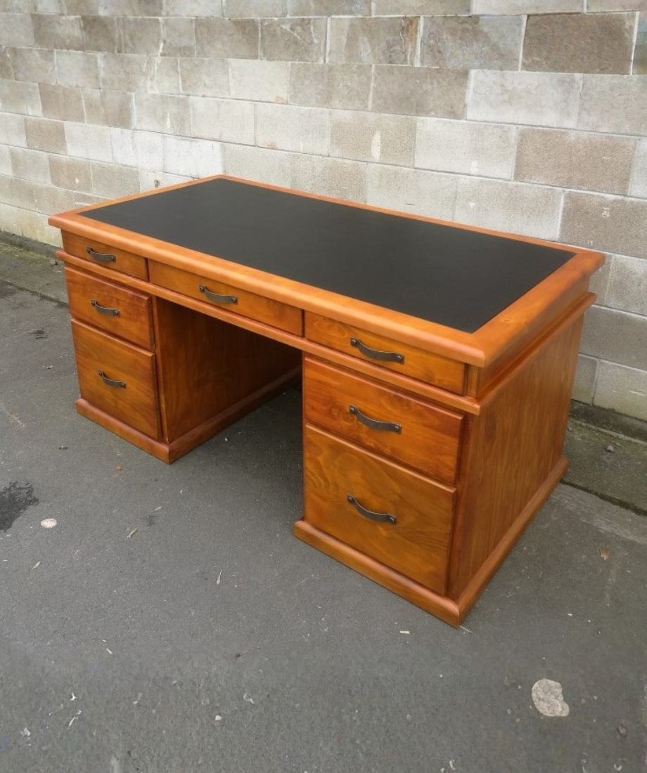 Falcon Desk - Image 3